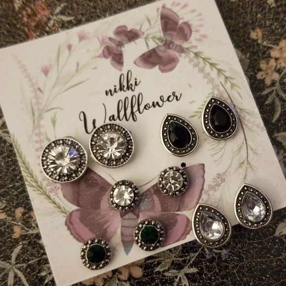 ♡Maddie♡ Earrings set - Picture 2 of 2